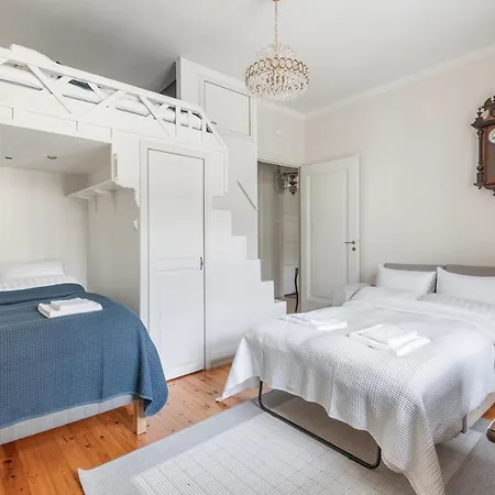 Appartamento Wehost Spacious Studio For 5 With A Kitchen Helsinki Esterno foto